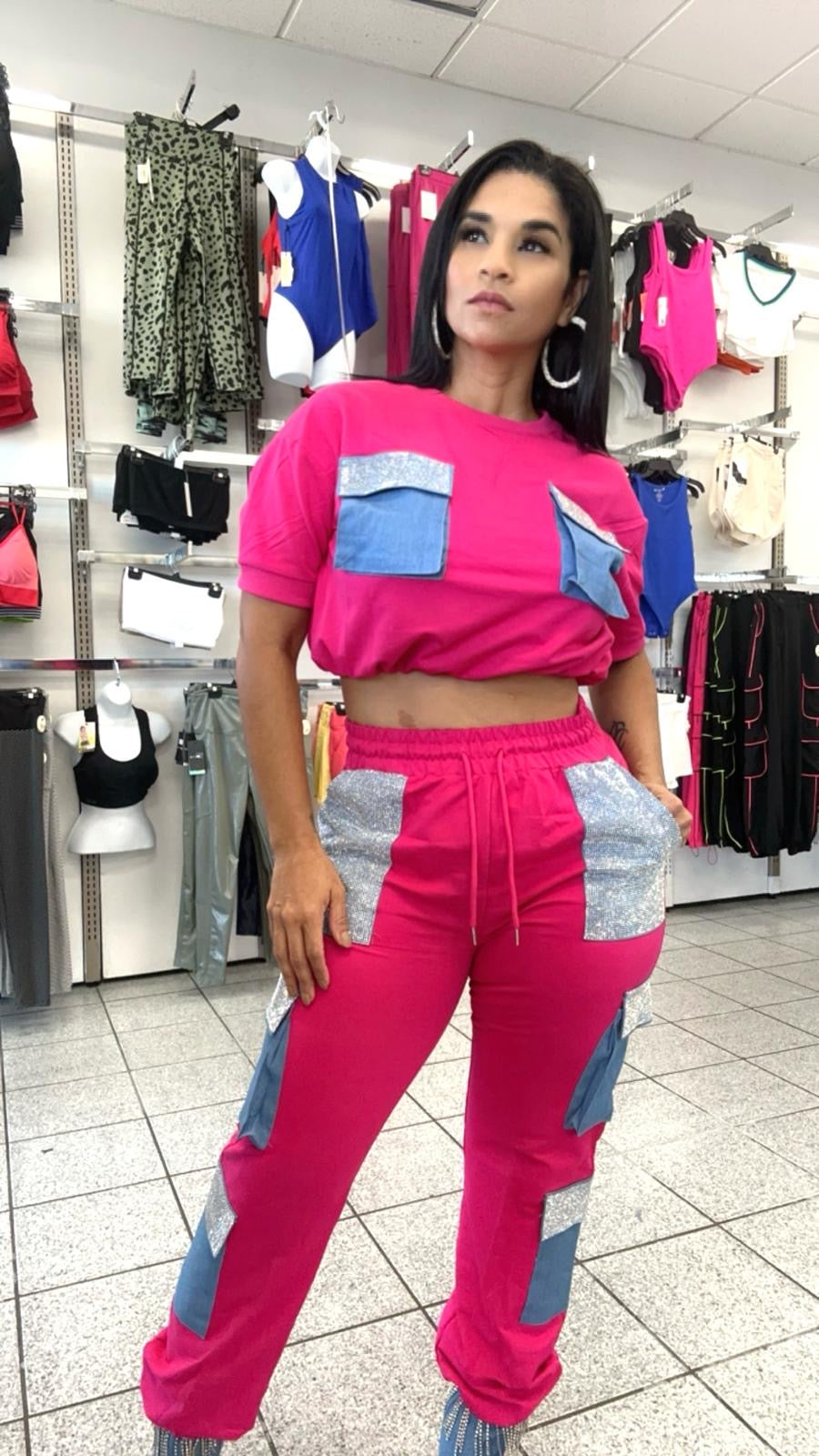 Set jogger crop top LD rosa mahón rhinestones