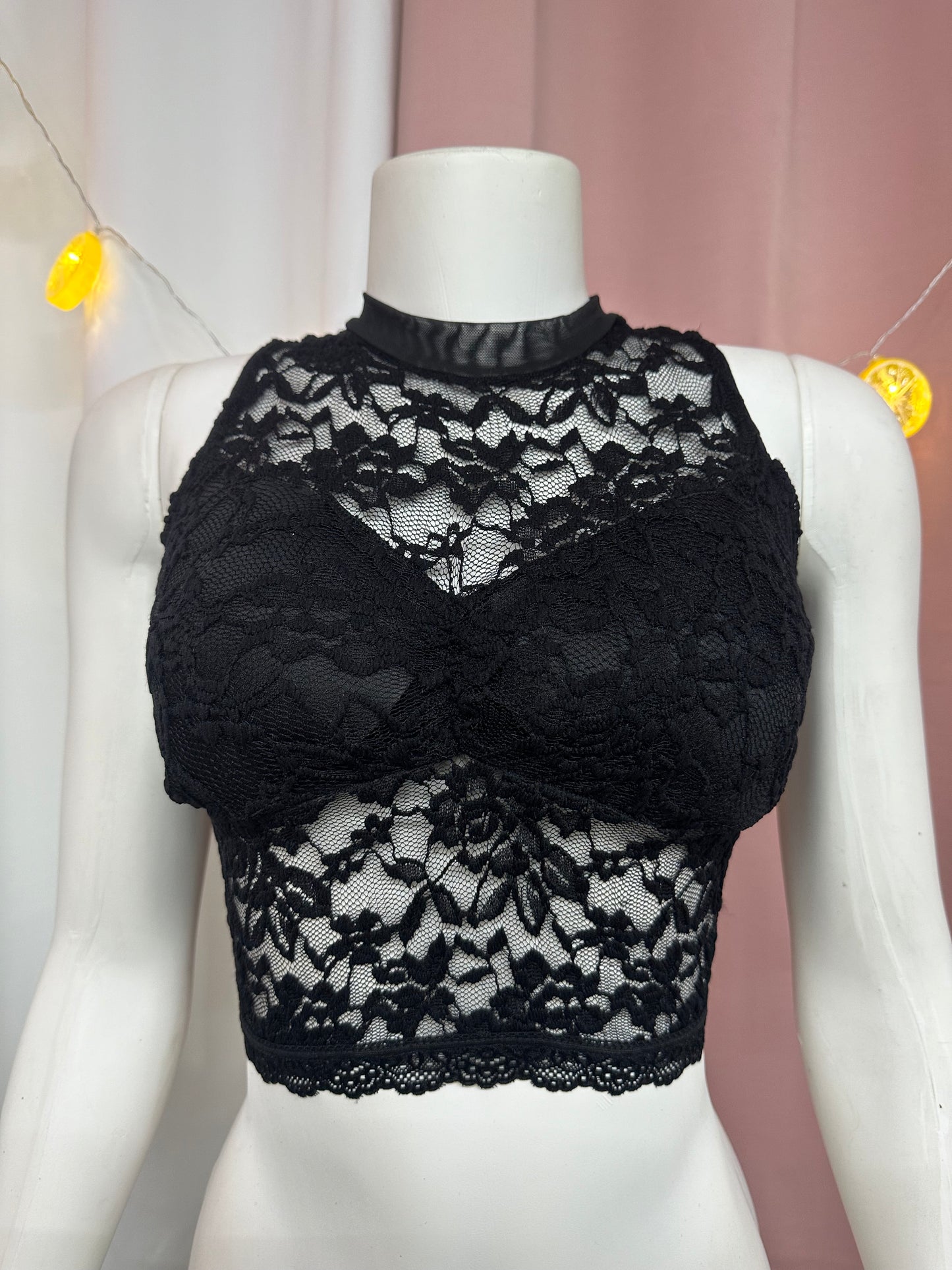 Crop top encaje floral negro/ blanco