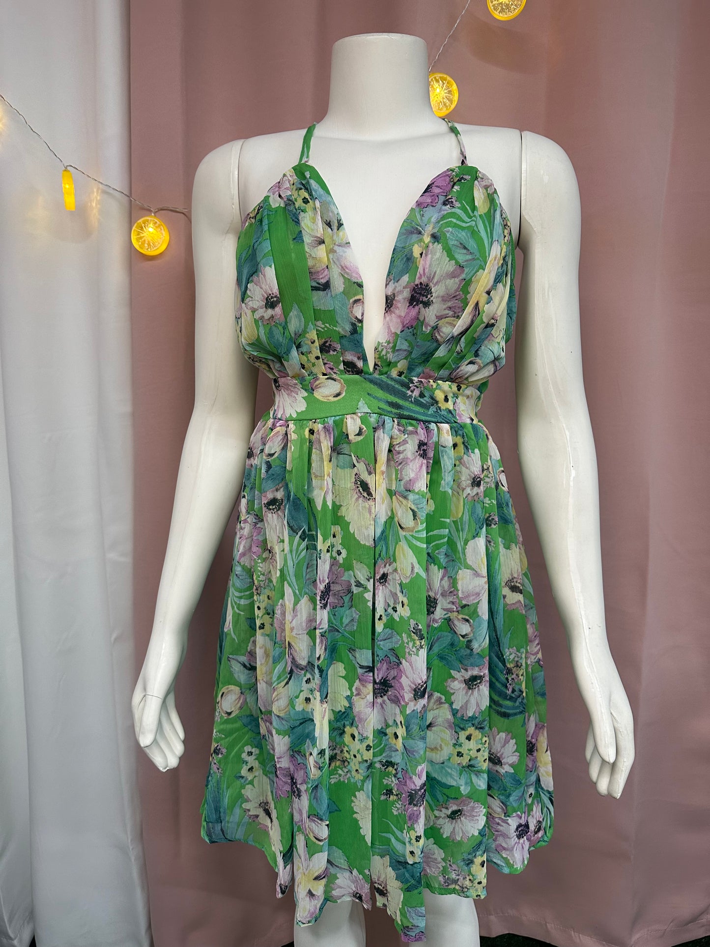 Traje corto floral tirillas negro/ verde