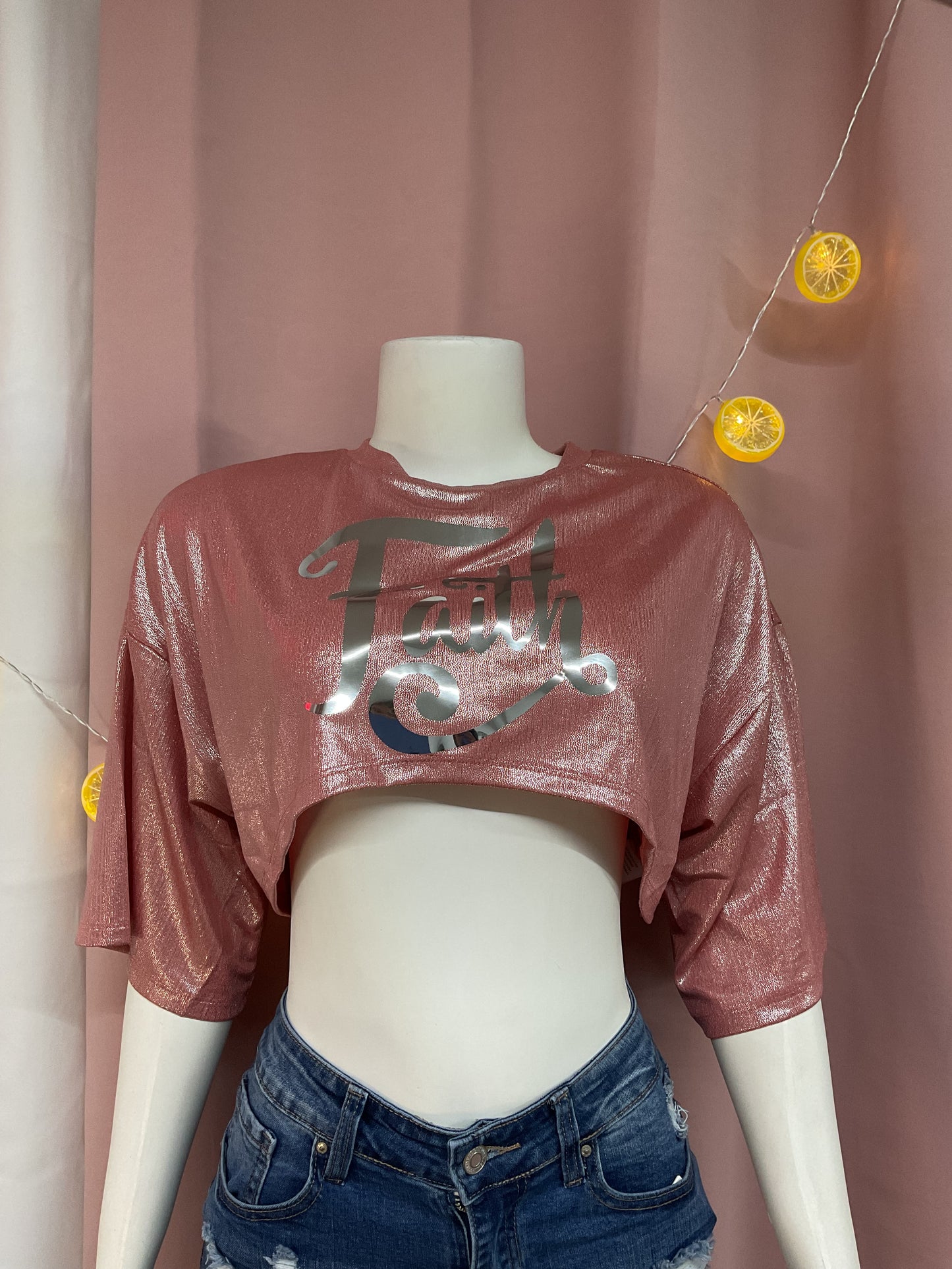 Crop top mangas largas faith metálica peach/ plata