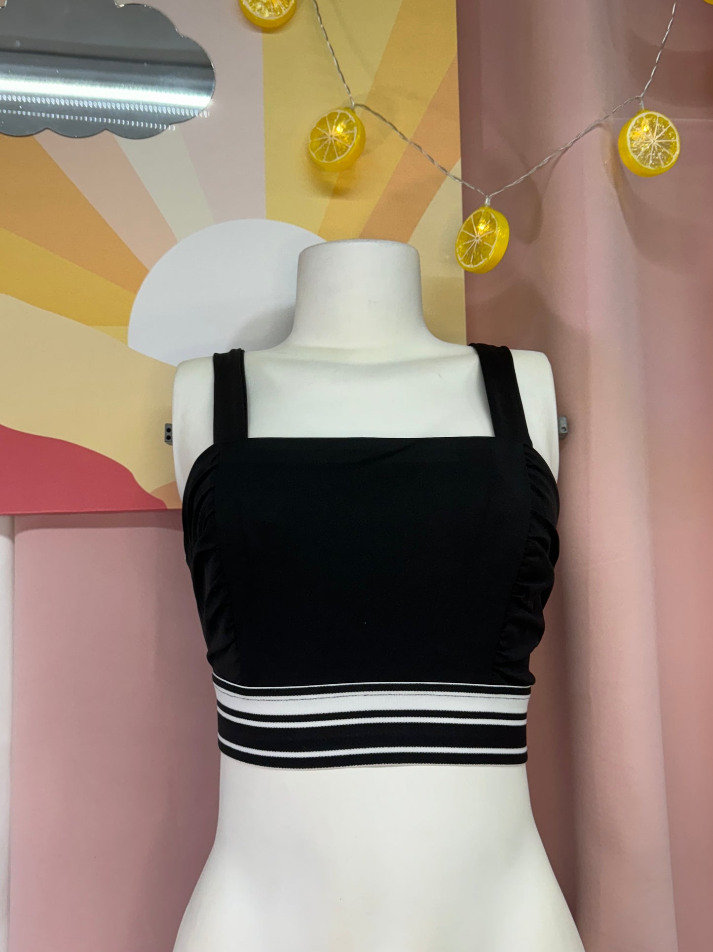 Crop top franja tiras negro y blanco