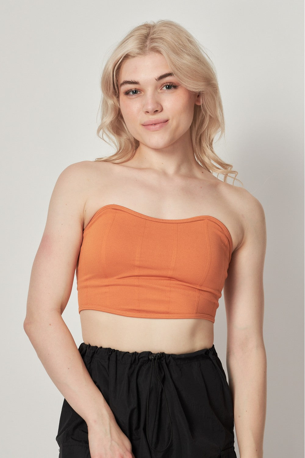 Crop top tubo frame violeta/ negro/ crema/ naranja/ verde/ lima/ magenta/ blanco