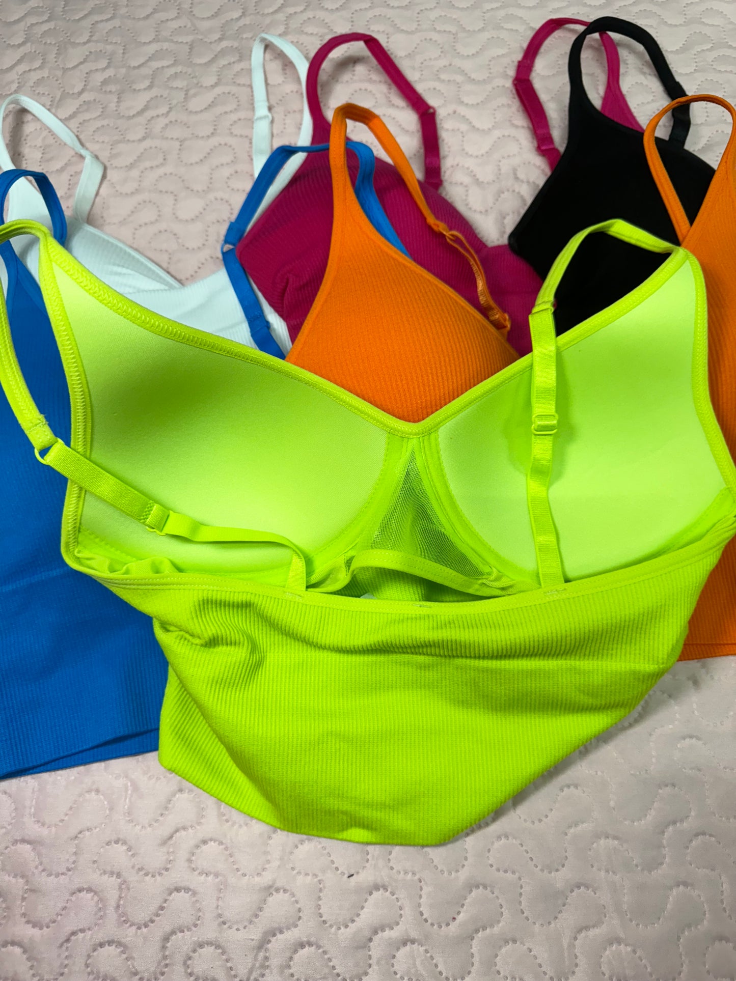 Crop top básico sostén lima/naranja/azul/negro/rosa/blanco