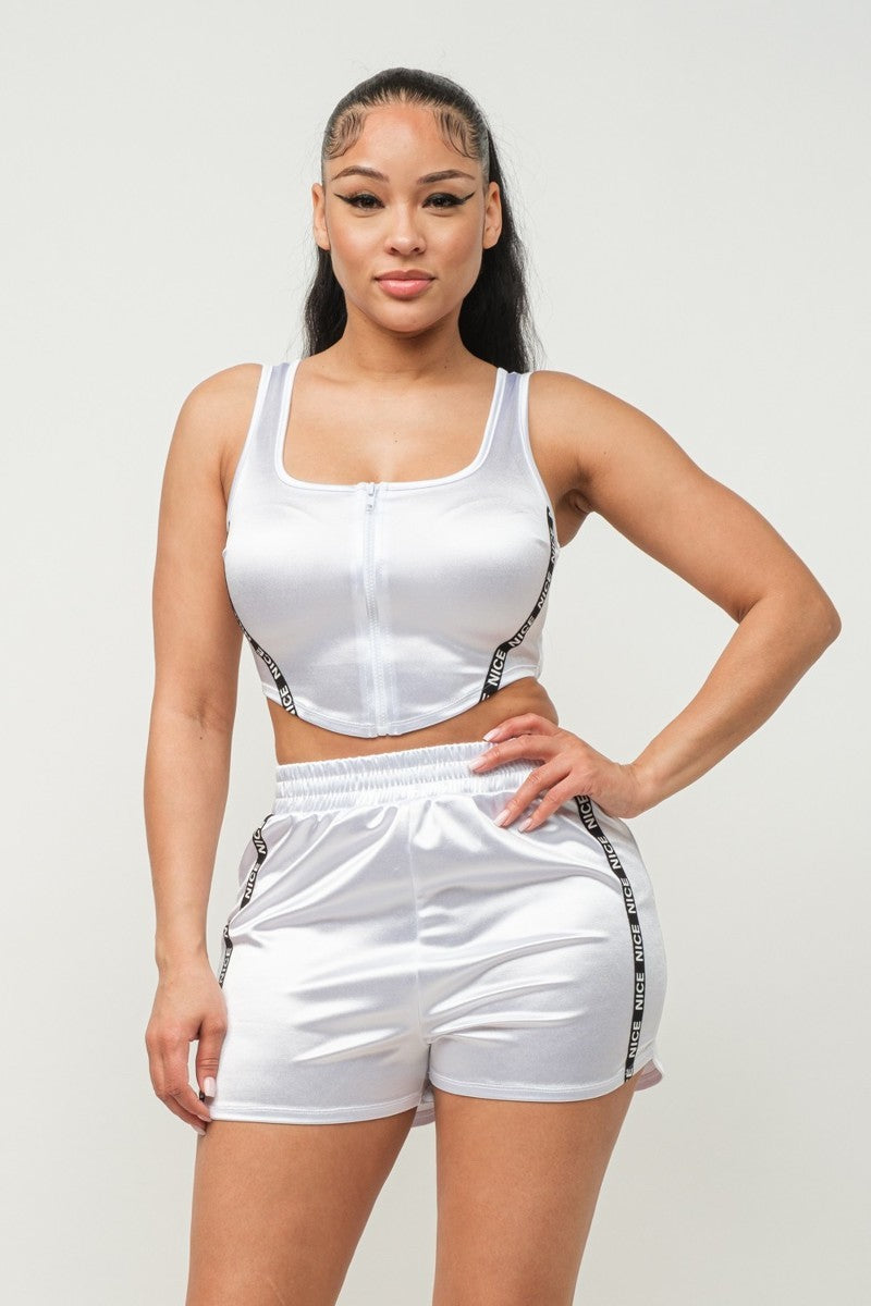 Set satinado crop top pantalón negro/ blanco