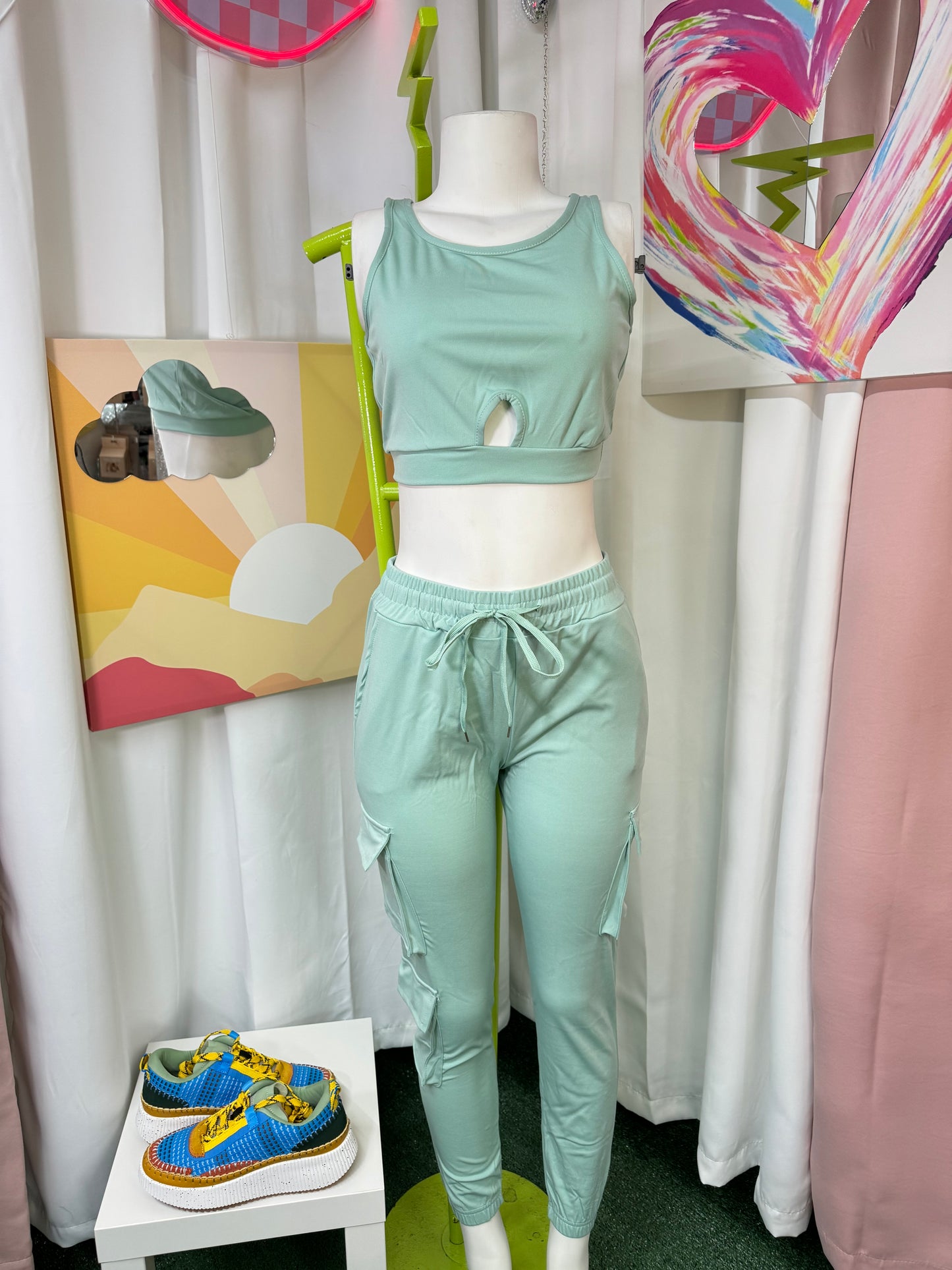 Set sport jogger crop top bolsillos lila/aqua/amarillo/coral/azul/negro