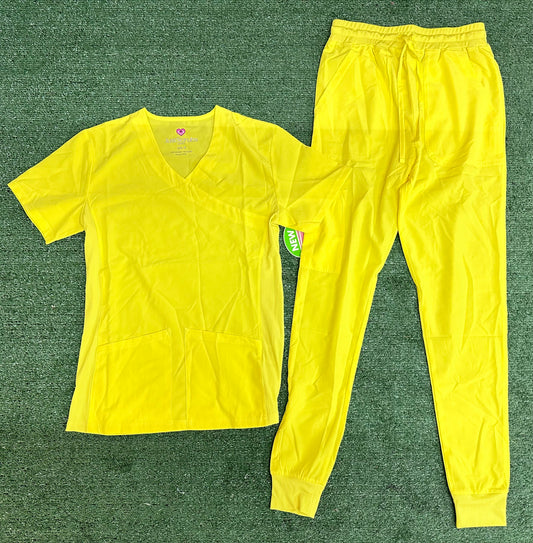 Scrub set jogger 5 Corre justo, se recomienda comprar un size más grande 1503